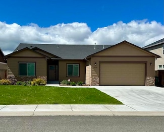 3718 Pointer Dr, Klamath Falls, OR 97603