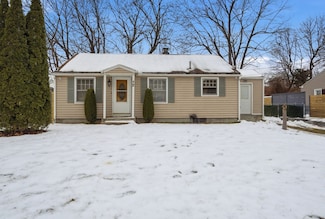 72 W Bay Path Terrace, Springfield, MA 01109