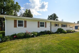 609 E Holum St, de Forest, WI 53532