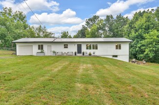 2820 Holly Dr, Sevierville, TN 37876