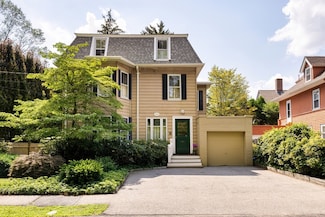 9 Laurel St, Newton Center, MA 02459
