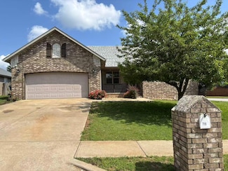 719 Silver Streak Rd, Nixa, MO 65714