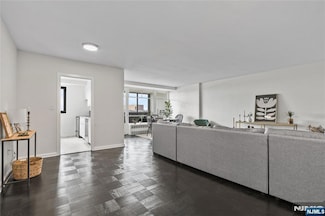 90 Prospect Ave Unit 9D, Hackensack, NJ 07601