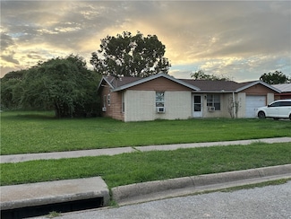 404 N Whitney St, Aransas Pass, TX 78336