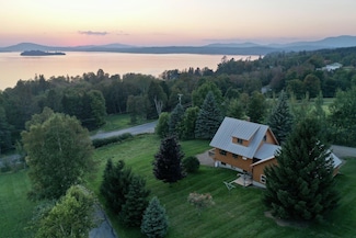 11 Overlook Rd, Rangeley, ME 04970