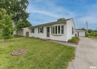 16808 10th St, Carbon Cliff, IL 61239