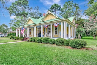415 E 3rd Ave, Red Springs, NC 28377