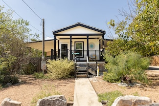 118 Flatrock Ln, Junction, TX 76849