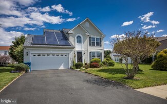 3 Surrey Dr, New Castle, DE 19720