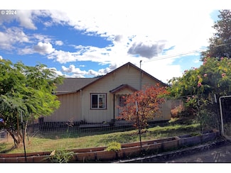 2047 NE Freemont Ave, Roseburg, OR 97470