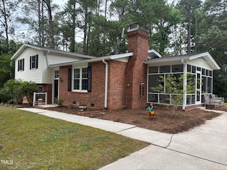 1205 Willow Dr, Chapel Hill, NC 27517