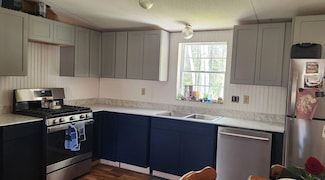18 Davids Way, Stonington, ME 04681