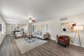 351 Santa fe Dr, Woodway, TX 76712
