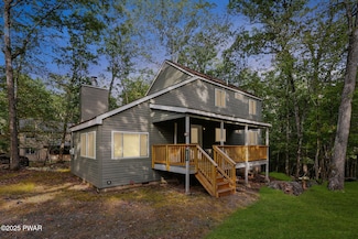 202 Falling Waters Blvd, Lackawaxen, PA 18435