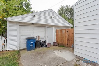 2515 Lambert Dr, Toledo, OH 43613