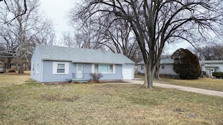 612 W 10th St, Newton, KS 67114