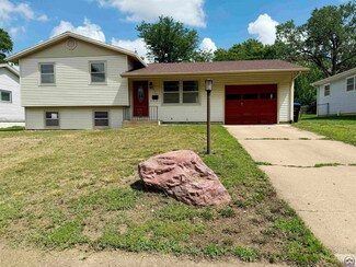5036 SW 26th Terrace, Topeka, KS 66614