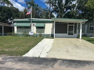 4748 Flamingo Dr, Zephyrhills, FL 33541