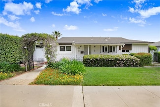 927 Alta Loma Dr, Corona, CA 92882