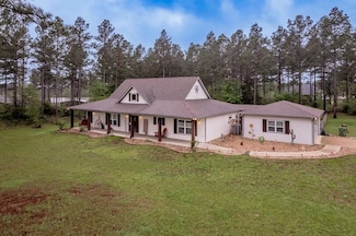 1000 County Road 779, Douglass, TX 75943