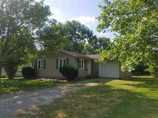 446 Maple St, Berne, IN 46711