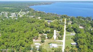 105 Riviera Dr, Crescent City, FL 32112