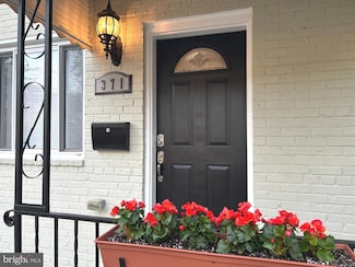 371 Chaplin St SE, Washington, DC 20019