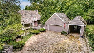 79 Locust Hill Rd, Cincinnati, OH 45245