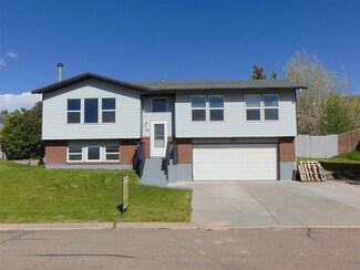 218 Hathaway Ave, Evanston, WY 82930