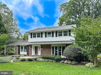 9811 Laurel St, Fairfax, VA 22032
