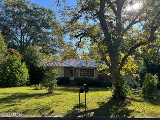 1520 Colonial Dr, Macon, GA 31204