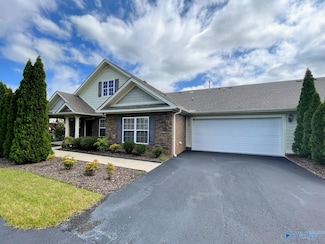 57 Moore Farm Cir NW, Huntsville, AL 35806