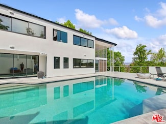 4942 Marmol Dr, Woodland Hills, CA 91364