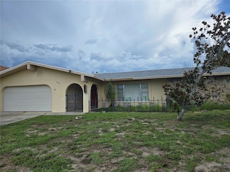 140 Peckham St SE, Port Charlotte, FL 33952