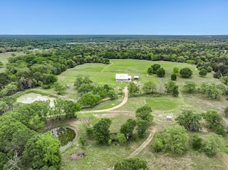 2204 W Old Lockhart Rd, West Point, TX 78963