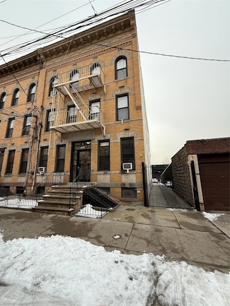 5924 Putnam Ave, Flushing, NY 11385
