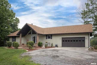 3448 Levee Rd, Centralia, IL 62801