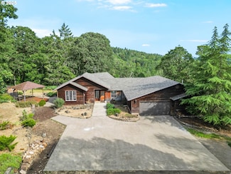 691 Racoon Rd, Oakland, OR 97462