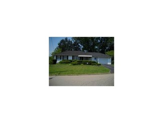 414 Patton Ave, Farrell, PA 16121