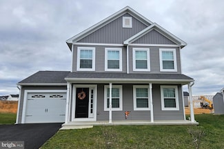 233 Woodridge Dr, Shippensburg, PA 17257