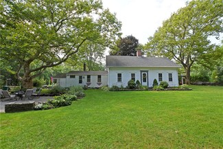 19 Dexter Rd, North Scituate, RI 02857