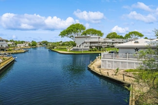 35 Library Ave Unit 8X, Westhampton Beach, NY 11978