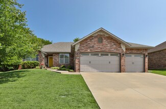 3391 W Darby St, Springfield, MO 65810