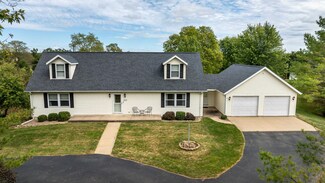 7219 S Walnut St, East Dubuque, IL 61025