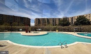8370 Greensboro Dr Unit 203, McLean, VA 22102