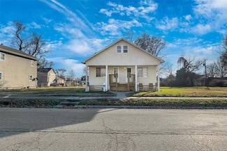 1534 7th St, Madison, IL 62060