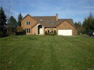 512 Hall Rd, Elma, NY 14059