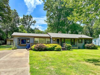 645 Oak Dr, Terre Haute, IN 47803