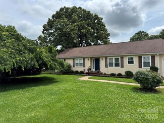 126 Oak Meadow Rd, Mooresville, NC 28115
