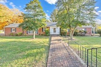3208 Clearview Dr, Roanoke, VA 24018